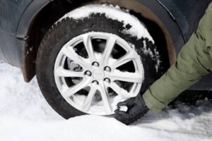 How snow affects tire grip